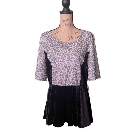 LuLaRoe Elegant Emma Blouse‎ - Picture 1 of 8